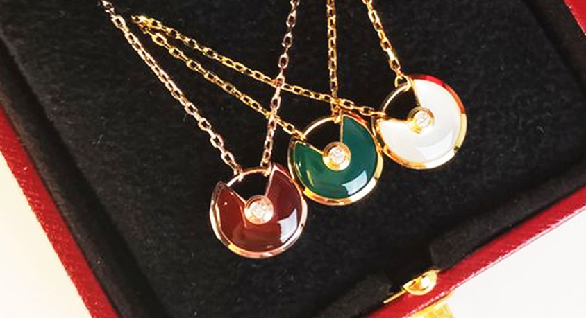 Why Every Powerful Woman is Now Wearing Cartier's "Lucky" Ring