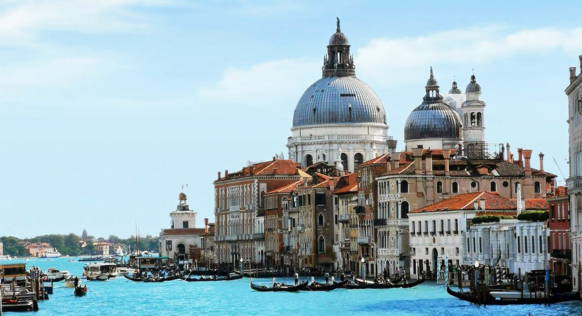 Venice, Italy: The Romance of the Floating City and the Secrets of the Bridge of Sighs
