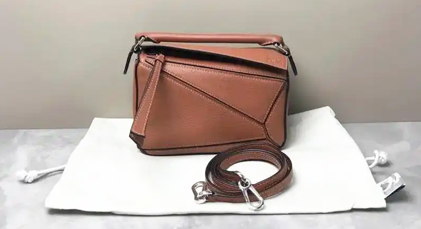Modular Elegance: The Architectural Enigma of the Loewe Puzzle Bag