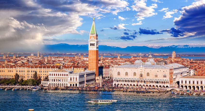 Piazza San Marco: Venice's symbol and tourist attraction