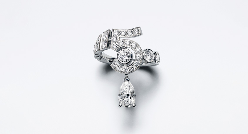 Why a Single Diamond Can’t Compete With This Storm of Light