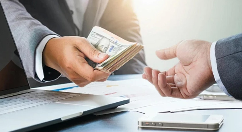 The &lsquo;Smart&rsquo; Debt Habit That Keeps Middle Class Families Poor